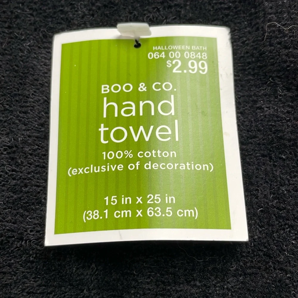 Halloween - Boo & Co. Dancing Skeleton Hand Towel - Set of 2. NWT! RARE!!
